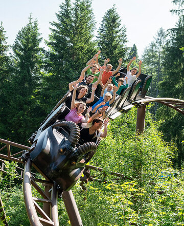 Rasante Fahrt mit der Bergachterbahn Gipfelstürmer