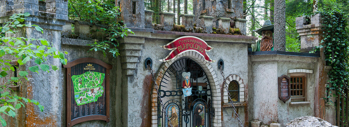 Schlosstor Freizeitpark Ruhpolding