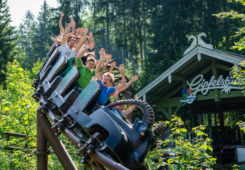 Fahrt mit der Bergachterbahn Gipfelstürmer