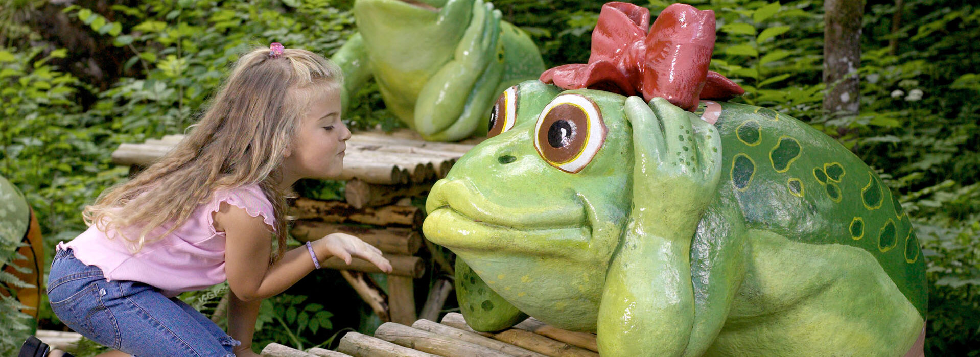 Kind mit Märchenfrosch